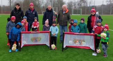 Preisuebergabe-FVR_Bambinis-an-den-Ball