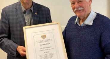 Goldene Ehrennadel Norbert Weise
