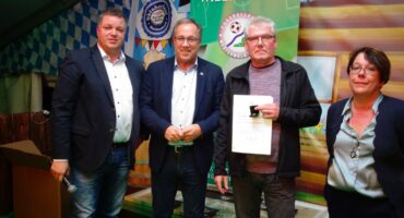 WW-S_DFB-Verdienstnadel Stefan Theis (1)