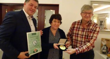 WW-S_Ehrenplakette für Ina Hobracht