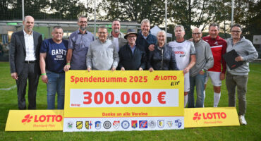 Lotto-Elf Gruppenfoto 300.000 Euro